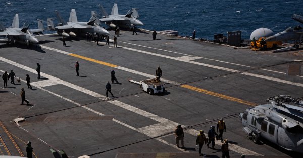 Рискованные маневры возле Тайваня: США испытывают свободно падающие вертолеты