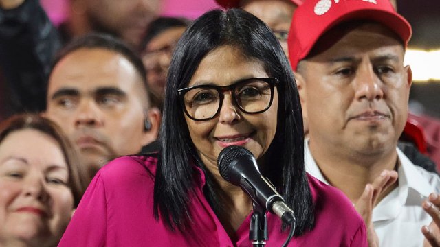 Временный президент Венесуэлы объявил всеобщую амнистию