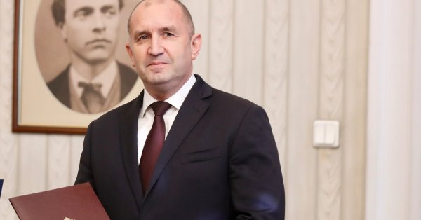 Румен Радев завтра передаст второй мандат ПП-ДБ