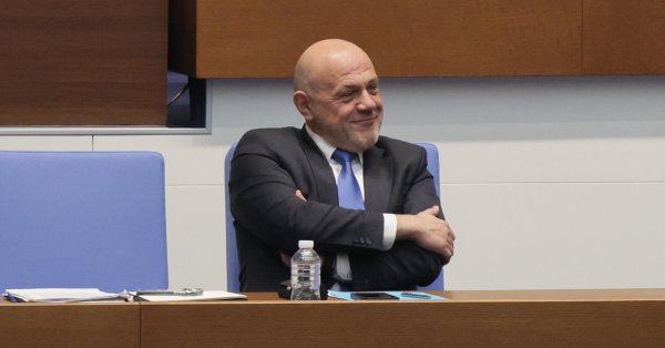 Томислав Дончев: На новые машины бюджета нет