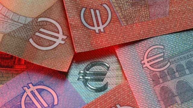 Deutsche Bank: Влияние тарифов Трампа на евро будет ограниченным