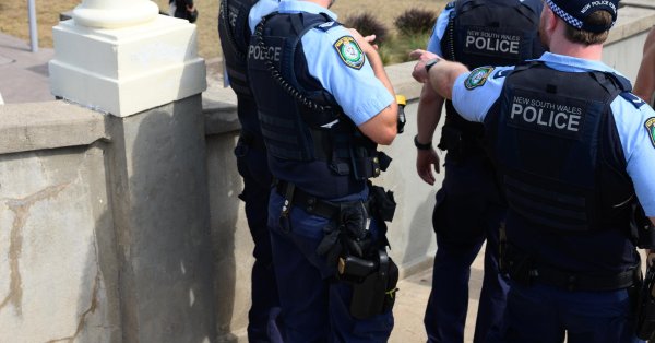 Три человека погибли в результате стрельбы в небольшом городке в Австралии