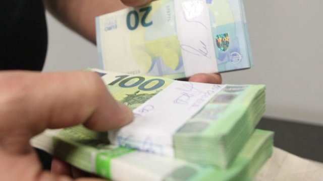 Минфин ввел в обращение новый выпуск двухлетних государственных ценных бумаг