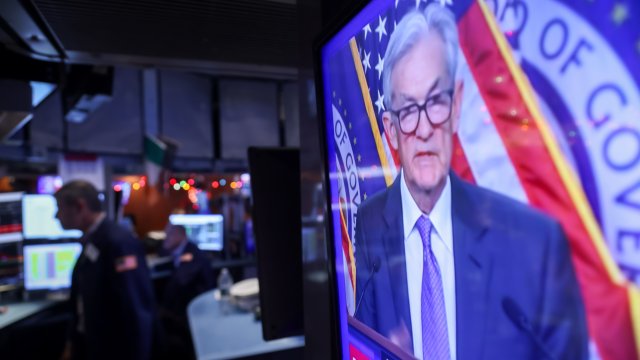 Все большее число инвесторов не ожидают снижения процентных ставок со стороны ФРС в этом году.