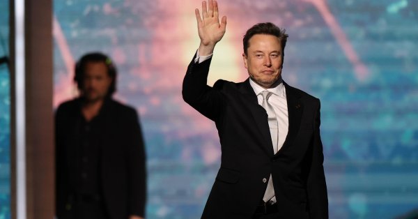 Маск будет добиваться опеки над своим сыном Ромулом, который боится, что тот может стать трансгендером