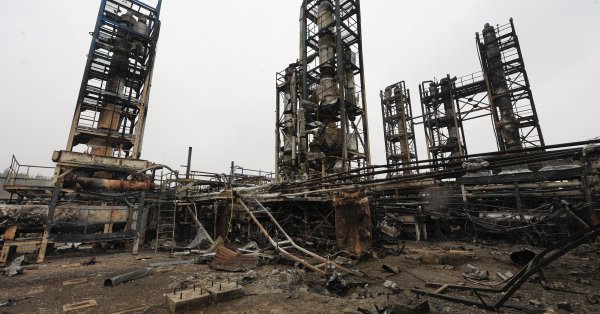 Украинский беспилотник вызвал пожар на нефтехранилище в Волгоградской области России.