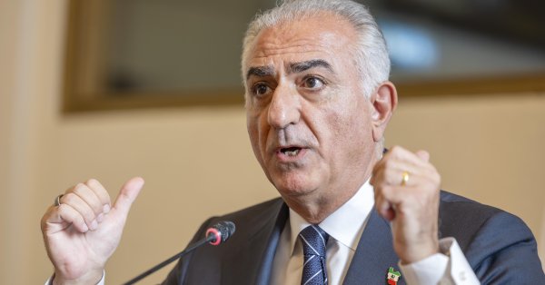 Сын свергнутого шаха Ирана: Вышел на улицы и занял общественные места ВИДЕО