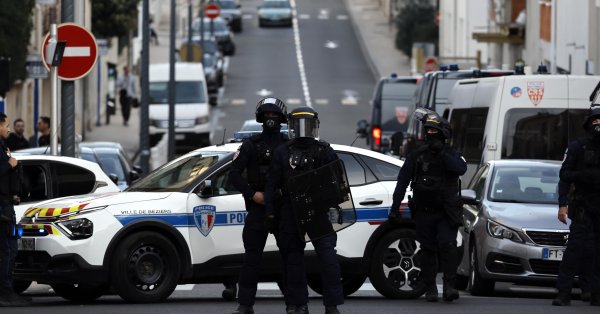 У спящего китайского дипломата в Париже украли драгоценности на миллионы евро