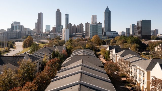 Инвесторы в недвижимость США богатеют на буме ИИ, но риски есть