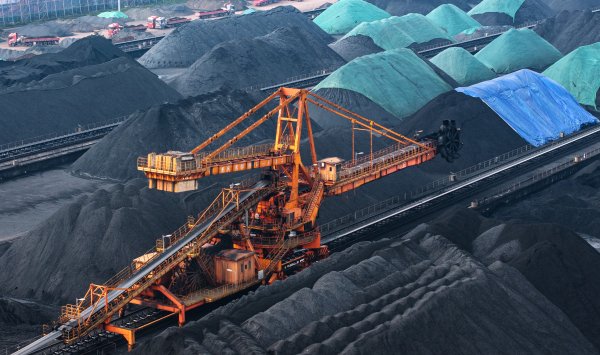 Китай и Индия с историческим спадом угольной энергетики за счет ВИЭ