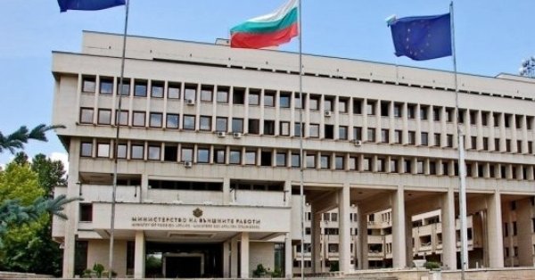 МИД предупреждает: авиакомпании отменяют рейсы в и из Ирана