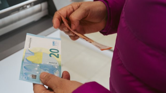 Евро теперь является единственной официальной валютой в Болгарии.