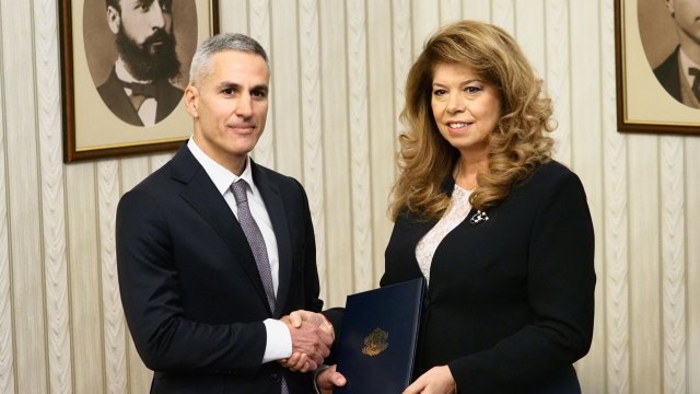 Досрочные выборы пройдут 19 апреля.