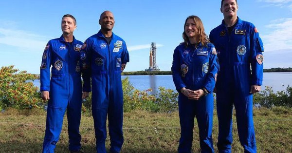 НАСА начинает генеральную репетицию полета на Луну