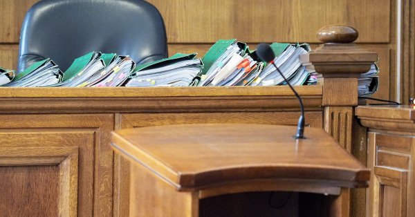 Задержали мужчину из Лома, обвиняемого в прелюбодеянии с несовершеннолетними