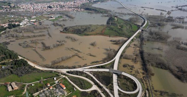 Река Марица разлилась, затопив более 150 тысяч акров обрабатываемых земель в Греции.