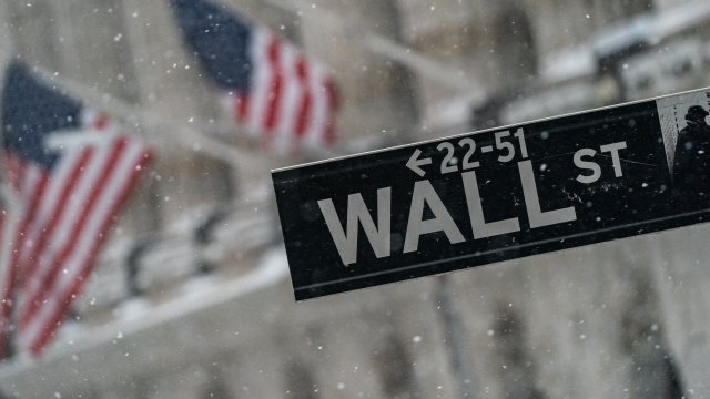 Индекс S&P 500 упал, но индекс Доу-Джонса установил новый рекорд