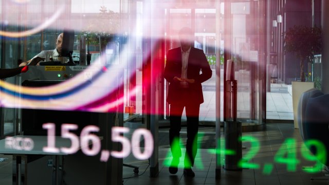 Европейские биржи закрылись в плюсе после утреннего снижения