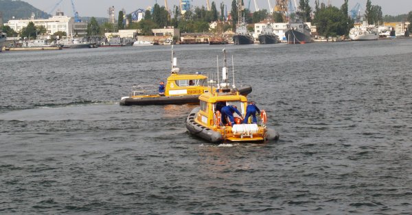 На затонувшем в Черном море рыболовецком судне прорывов нет