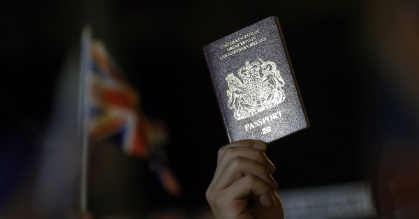 Британцы, живущие за границей, готовы отказаться от гражданства