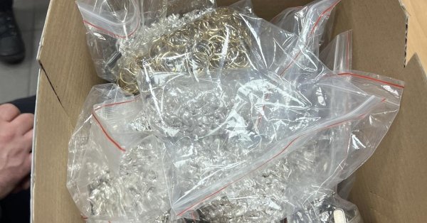 На «Капитане Андреево» поймали контрабандные золотые кольца и 13 кг серебра