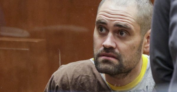 Сын кинорежиссера Роба Райнера не признает себя виновным в убийстве своих родителей