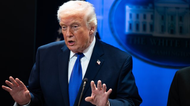 Война между Ираном и США приближается, и Трампу нужно объяснить, почему