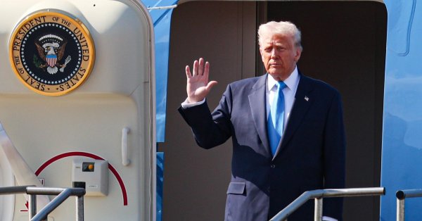 Почему Дональд Трамп превратил Air Force One в летающий медиацентр?