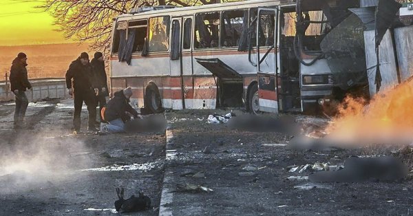 Нападение российского беспилотника на автобус: не менее 12 погибших