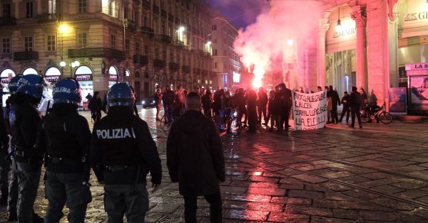 В ходе протестов в Турине пострадал как минимум 31 полицейский