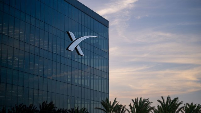 SpaceX рассматривает двухклассную структуру акций для запланированного IPO