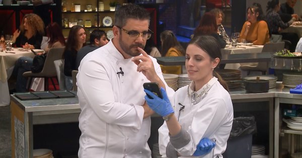 Инфлюенсер Флора терпит неудачу за плитой и прощается с Адской кухней