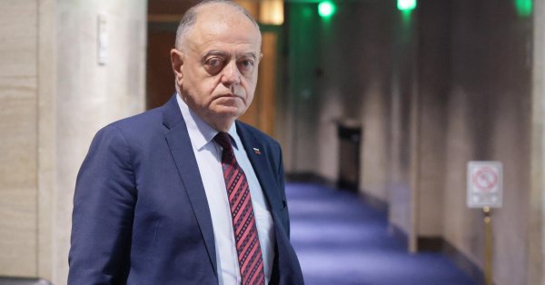 Атанасов: Мы с Руменом Радевым — политические соперники