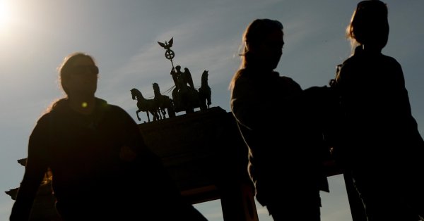 Все больше и больше немцев видят в США угрозу миру во всем мире