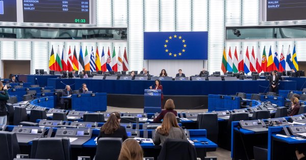 Европарламент одобрил кредитный пакет для Украины на сумму 90 млрд евро