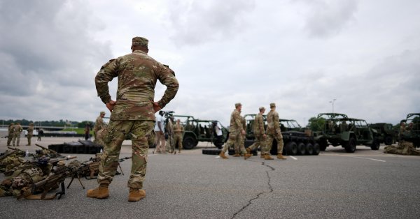 Почему Пентагон заказывает пиццу, когда Интернет отслеживает каждое движение?