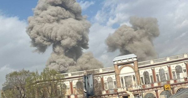 Началось: Бомбы из Израиля и США обрушились на Иран ВИДЕО