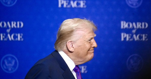 Трамп распорядился обнародовать в США данные об НЛО