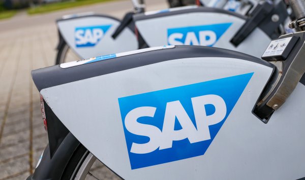 ИИ делит рынок: ПО отстает, чипы растут