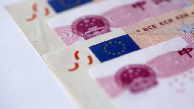 Глобальные амбиции в отношении евро и юаня ускоряют падение доллара