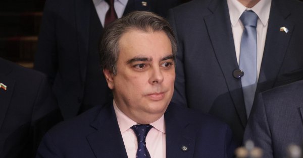 Василев: Болгария должна стать богатой и развитой страной, чтобы люди вернулись