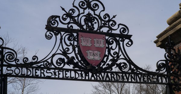 Трамп подал в суд на Гарвардский университет на 1 миллиард долларов