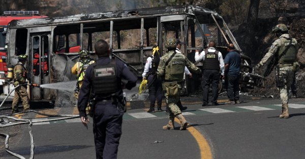 Мексика направила 10 000 солдат из-за насилия, последовавшего за смертью наркобарона