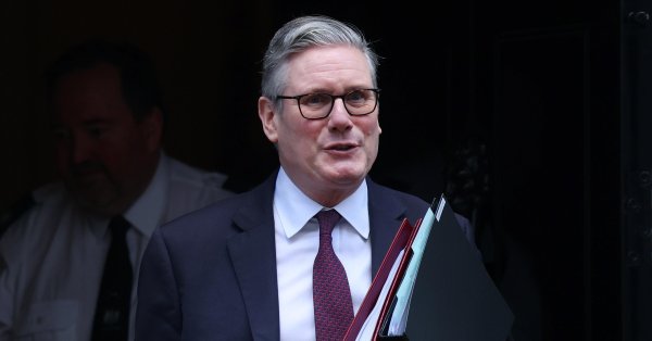 Стармер баллотируется на пост президента на фоне скандала вокруг отношений Мандельсона с Эпштейном