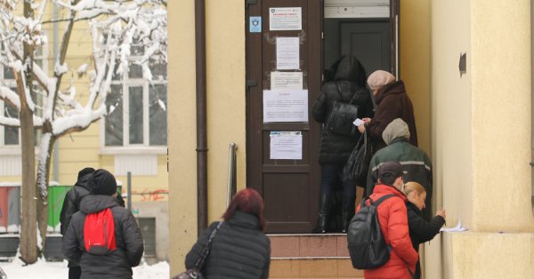 Более 2,4 миллиона болгар остались вне экономики, предприятия сообщают о нехватке кадров