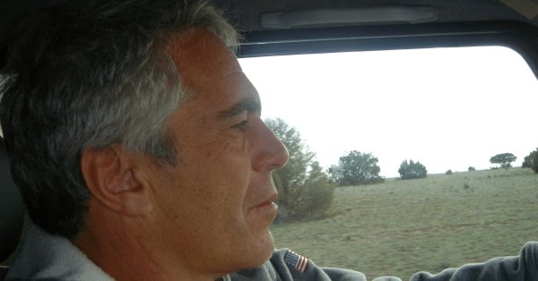 Новые файлы: был ли у Джеффри Эпштейна тайный сын?