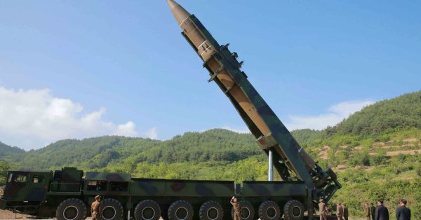 Иран запустил новую баллистическую ракету дальностью 2000 километров.