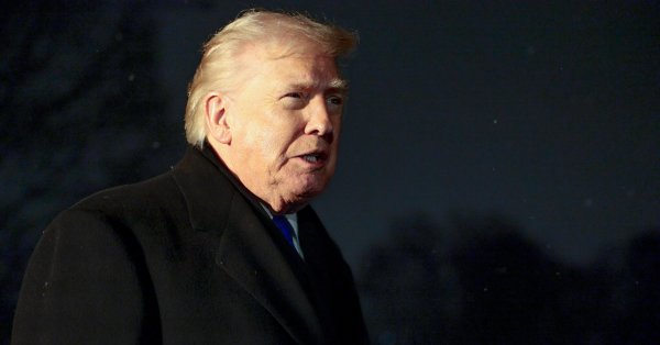 Трамп пригрозил торговым партнерам Ирана 25-процентными пошлинами