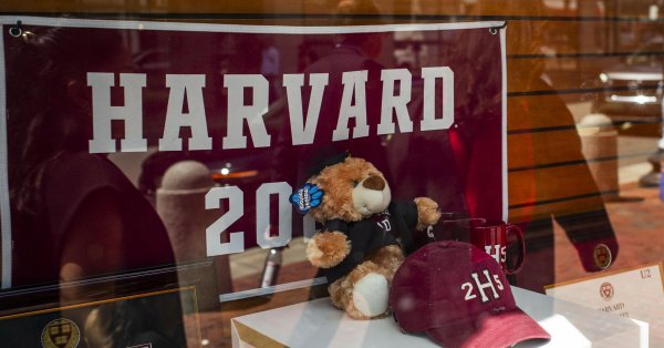 Пентагон разрывает отношения с Гарвардом