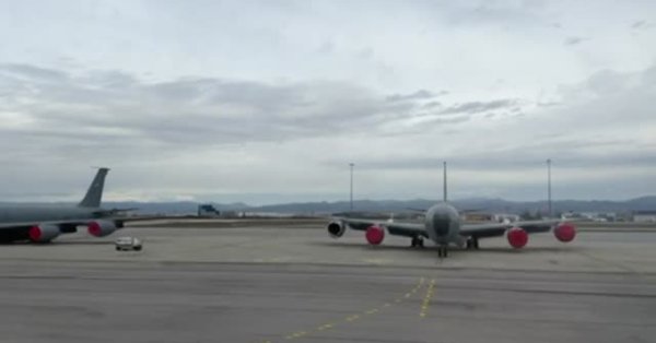 Адмирал Ефтимов: Военные самолеты США не летали из аэропорта Софии